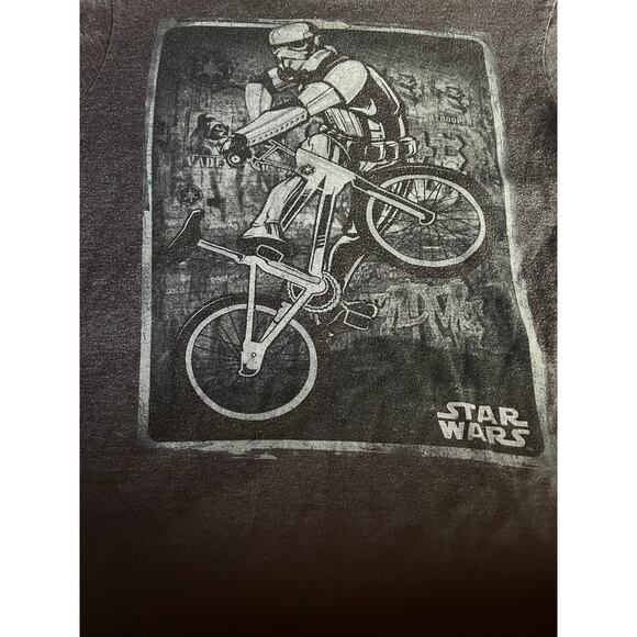 Old Navy Star Wars Collectible T-shirt - Picture 2 of 6
